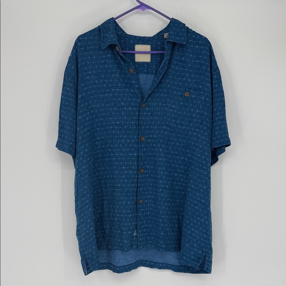 Tommy Bahama 100% Silk Camp Shirt Men’s XL Blue Diamond Jacquard Print